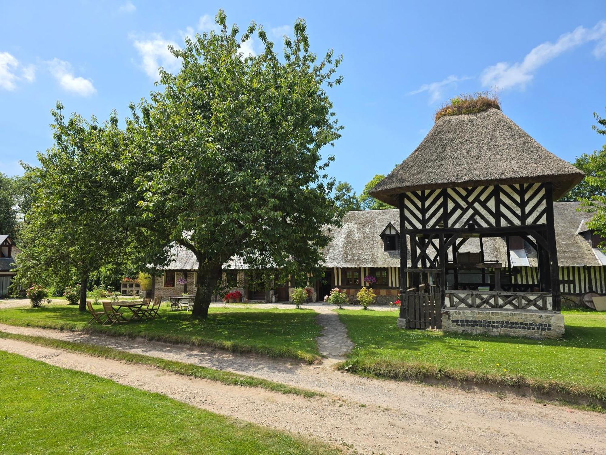 La Ferme Chevalier Hotel Équemauville Eksteriør billede